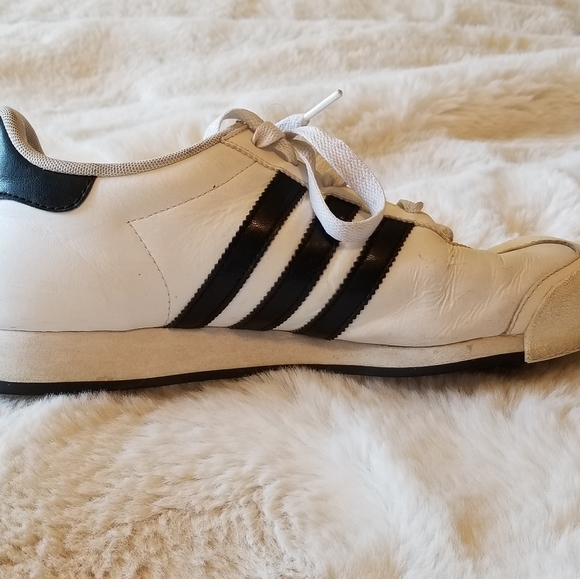 Adidas shoes - Picture 7 of 11